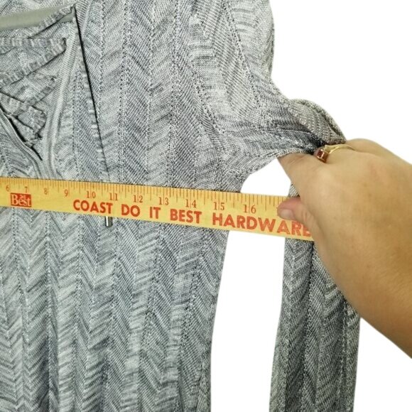 White House‎ Black Market XS Gray Chevron Long Sleeve Lace-Up Knit Tunic Top - Picture 8 of 13